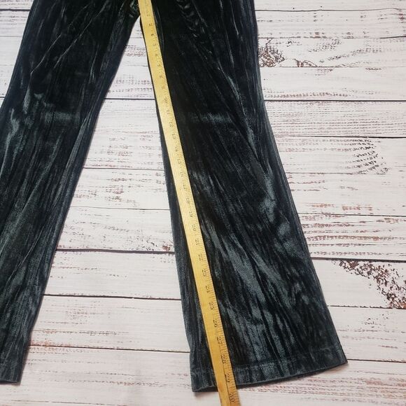 Urban Outfitters Velvet pants - Kimchi Blue - Velvet pants - Picture 13 of 15